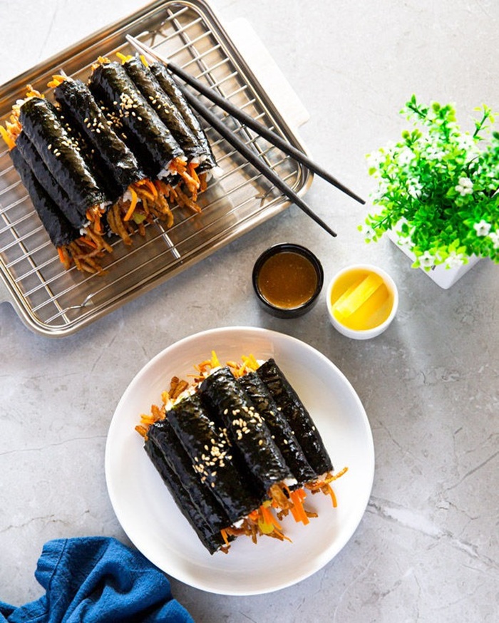 Đi đến chợ Gwangjang là phải thử ngay Mayak Kimbap. Nguồn: mykoreankitchen