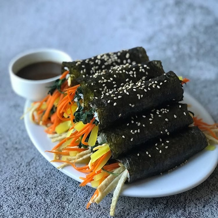 Cơm cuộn hải sản Mayak Gimbap tiện lợi, nhỏ gọn dễ mang theo. Nguồn: its_time.to.eat