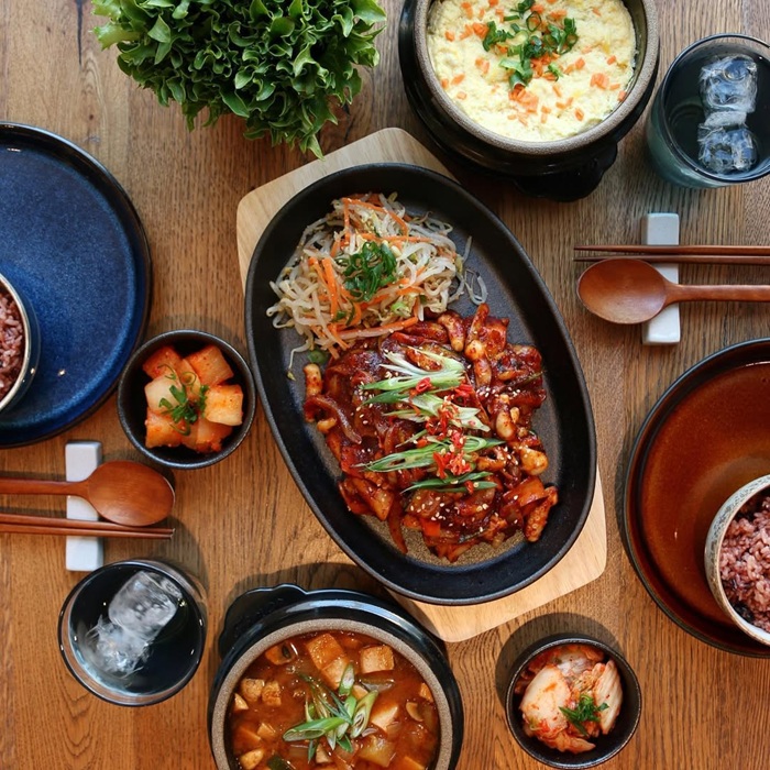 Thử ngay bạch tuộc xào cay Nakji Bokkeum với sốt gochujang đậm vị. Nguồn: mashisogood