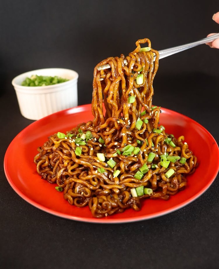 Chapagetti Nongshim mì tương đen kiểu Hàn Quốc. Nguồn: caririorientalfood