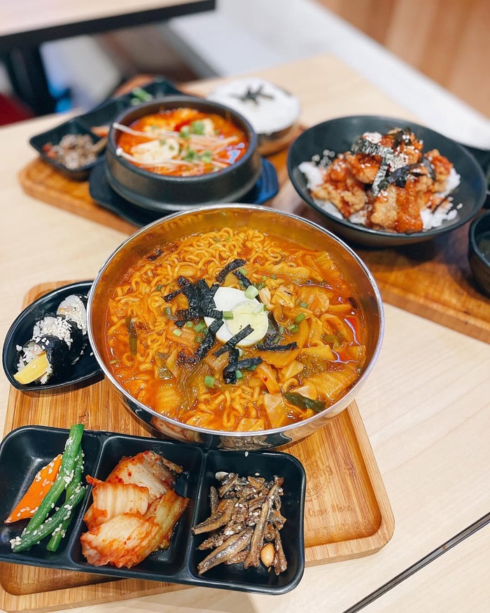Kimchi Ramyun mang hương vị cay chua truyền thống Hàn Quốc. Nguồn: snakesolidus