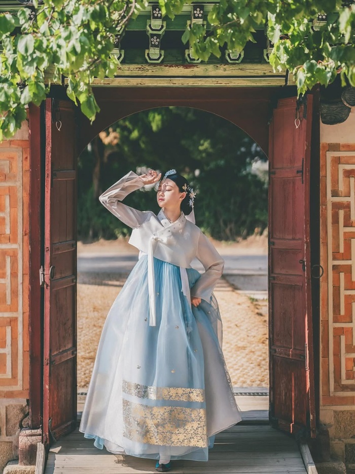 Thiết kế Hanbok đề cao sự đơn giản nhưng hài hòa tinh tế. Nguồn: bbxiaobing1103