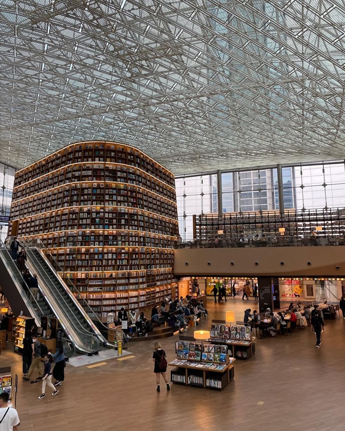 Starfield COEX Mall – trung tâm mua sắm lớn nhất Seoul . Nguồn: emilys_travel_diaries