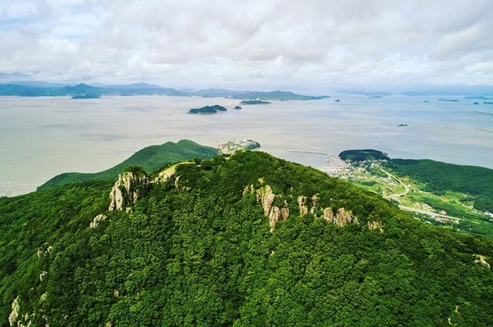Chinh phục đỉnh Yeondaebong cao nhất trên hòn đảo Gadeokdo Busan. Nguồn: sangoh.bae